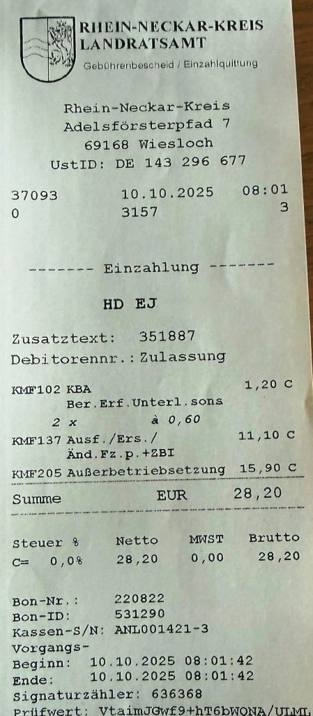 Abmeldevorgang für den BMW 225xe ohne den verfügbaren Kraftfahrzeugschein auf der Zulassungsstelle.