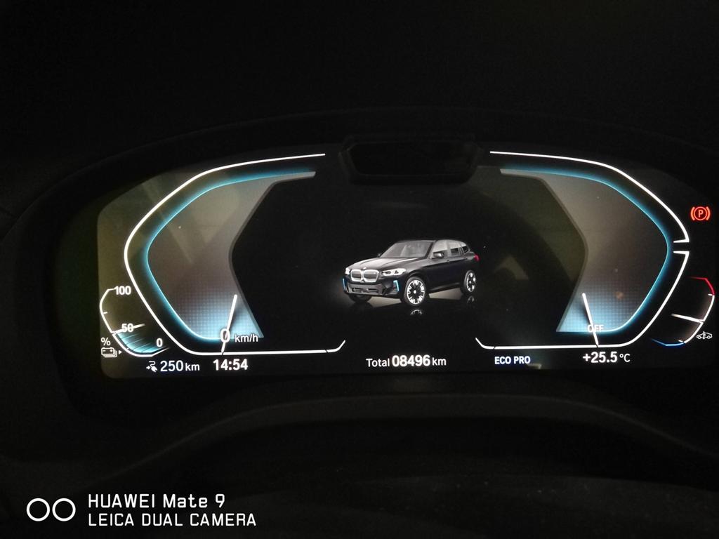 BMW iX3 50% geladen mit 250 km Reichweite, Reichweite elektrischer SUV von BMW, SUV kommt mit halber Ladung 250 km weit