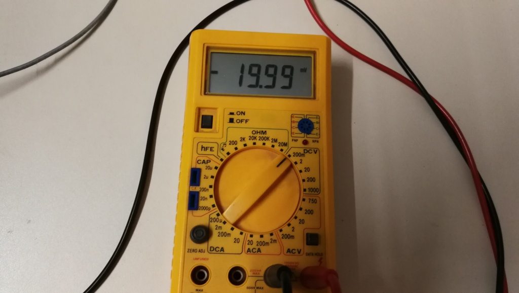 Hochvolt-System-Messung mit Digitalmessgerät - 200mV Messbereich ist für diesen Aufbau erforderlich